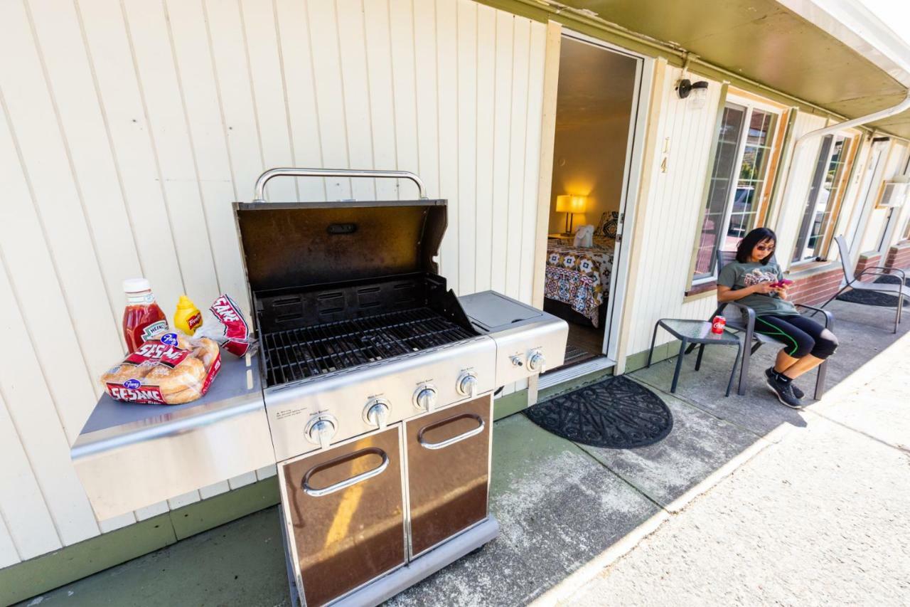 Arbor Inn Motel Oakridge Экстерьер фото